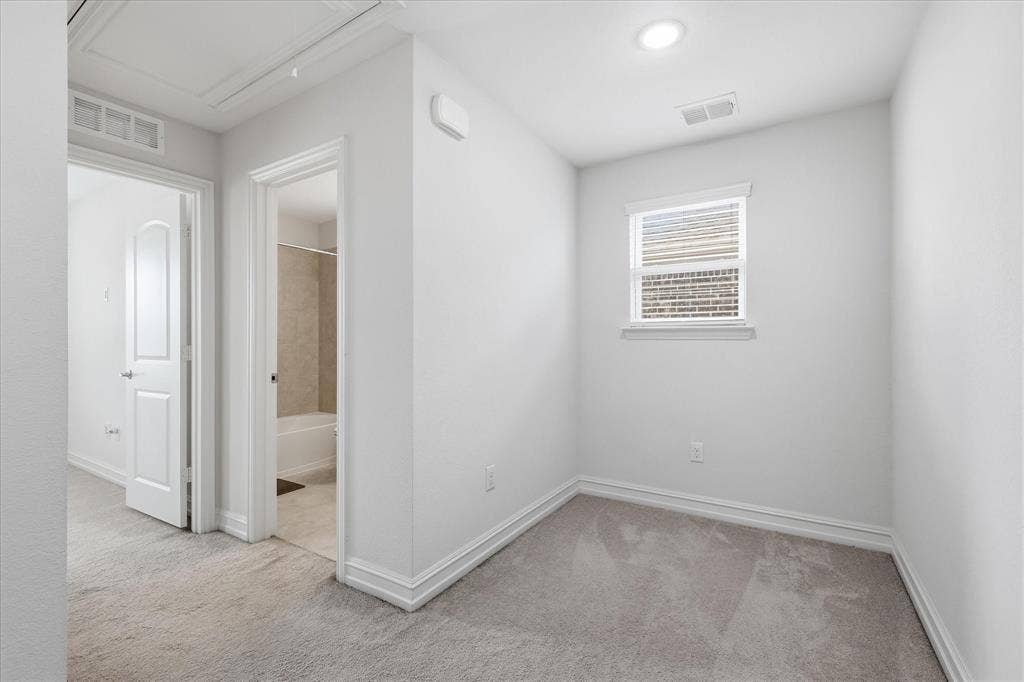 217 Jones Street, Irving, TX 75063 217 Jones Street, Irving, TX 75063