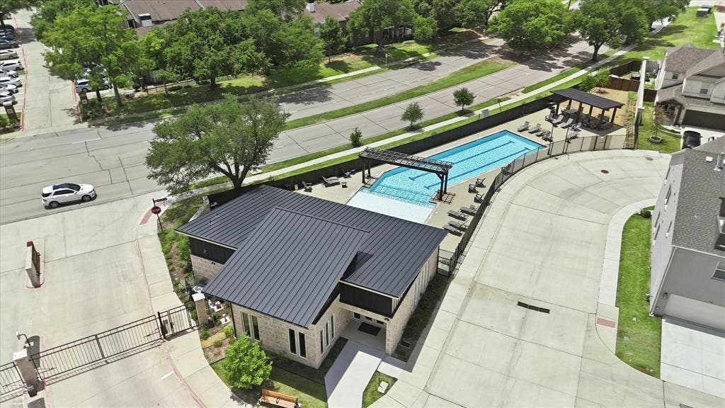 217 Jones Street, Irving, TX 75063 217 Jones Street, Irving, TX 75063