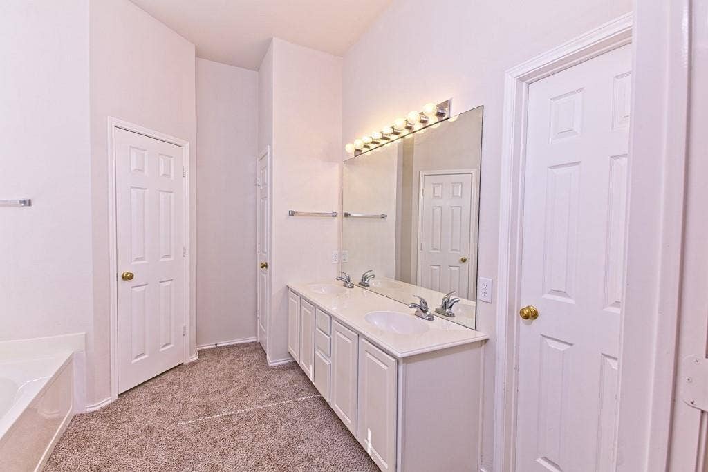 8713 Somerville Way, Plano, TX 75025 8713 Somerville Way, Plano, TX 75025
