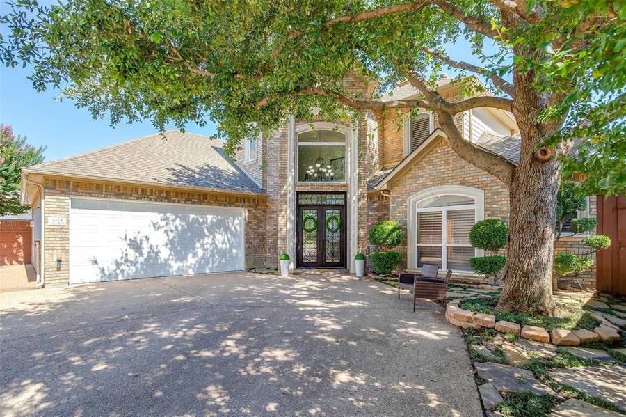 Property photo for 4224 Oak Park Court, Fort Worth, TX