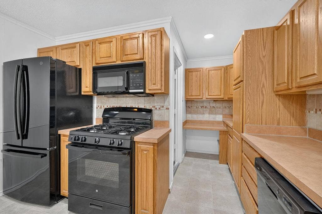 2539 Highwood Drive, Dallas, TX 75228