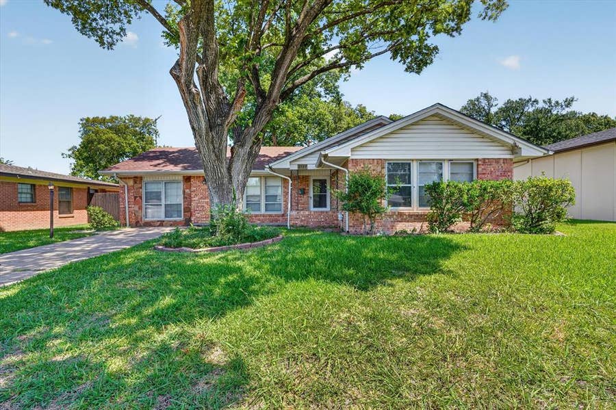 Property photo for 2539 Highwood Drive, Dallas, TX