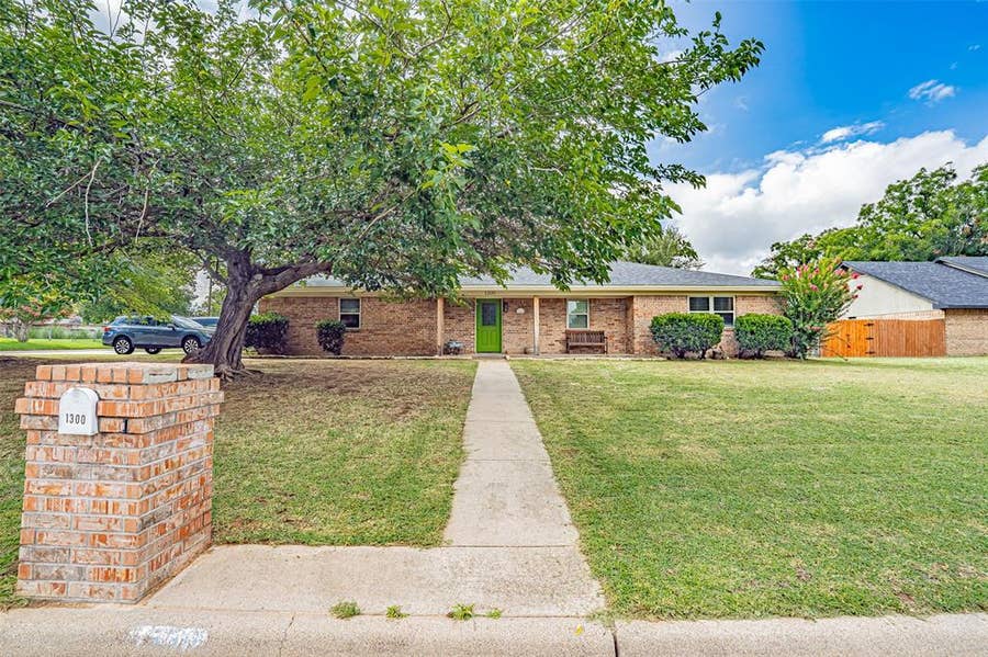 Property photo for 1300 4th Street, Granbury, TX