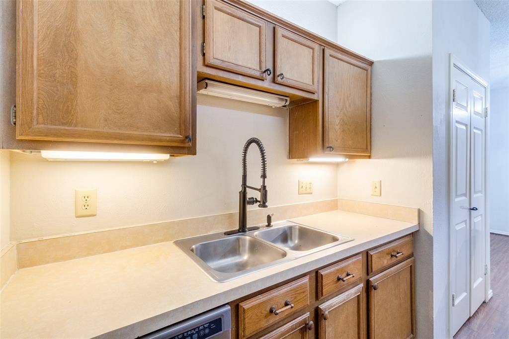 9254 Forest Lane, #812, Dallas, TX 75243 9254 Forest Lane, #812, Dallas, TX 75243