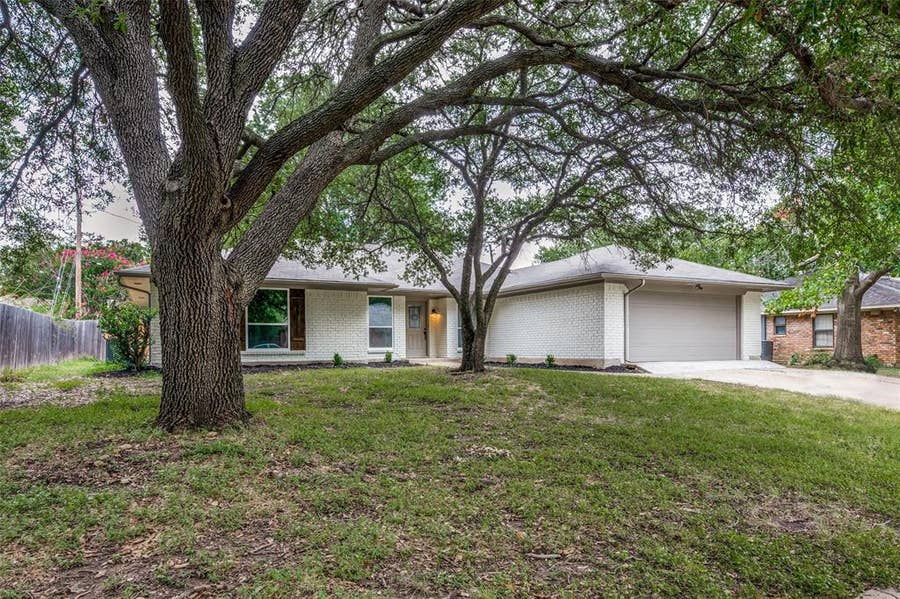 Property photo for 3304 Wayland Drive, Fort Worth, TX