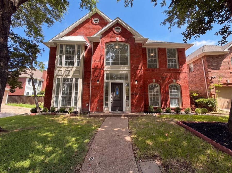 Property photo for 317 Riverwalk Lane, Irving, TX