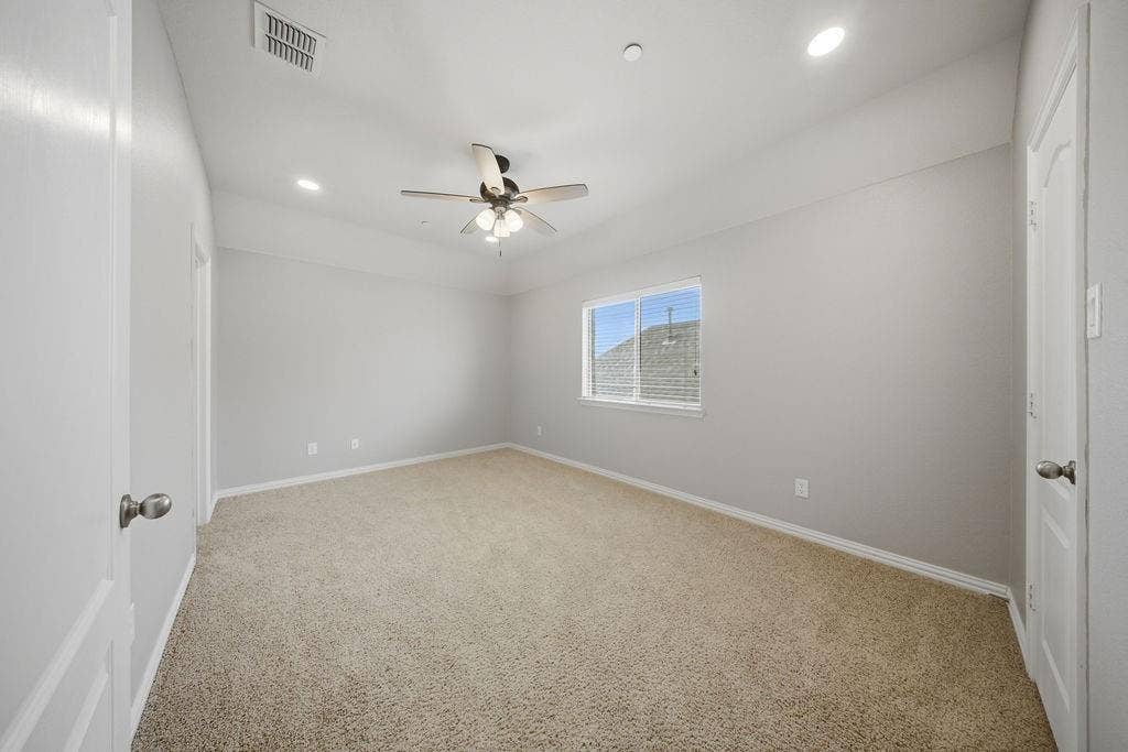 2140 Walnut Square Drive, Plano, TX 75025 2140 Walnut Square Drive, Plano, TX 75025