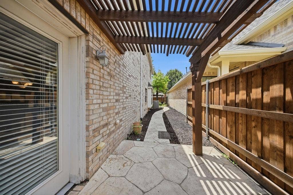 2140 Walnut Square Drive, Plano, TX 75025 2140 Walnut Square Drive, Plano, TX 75025