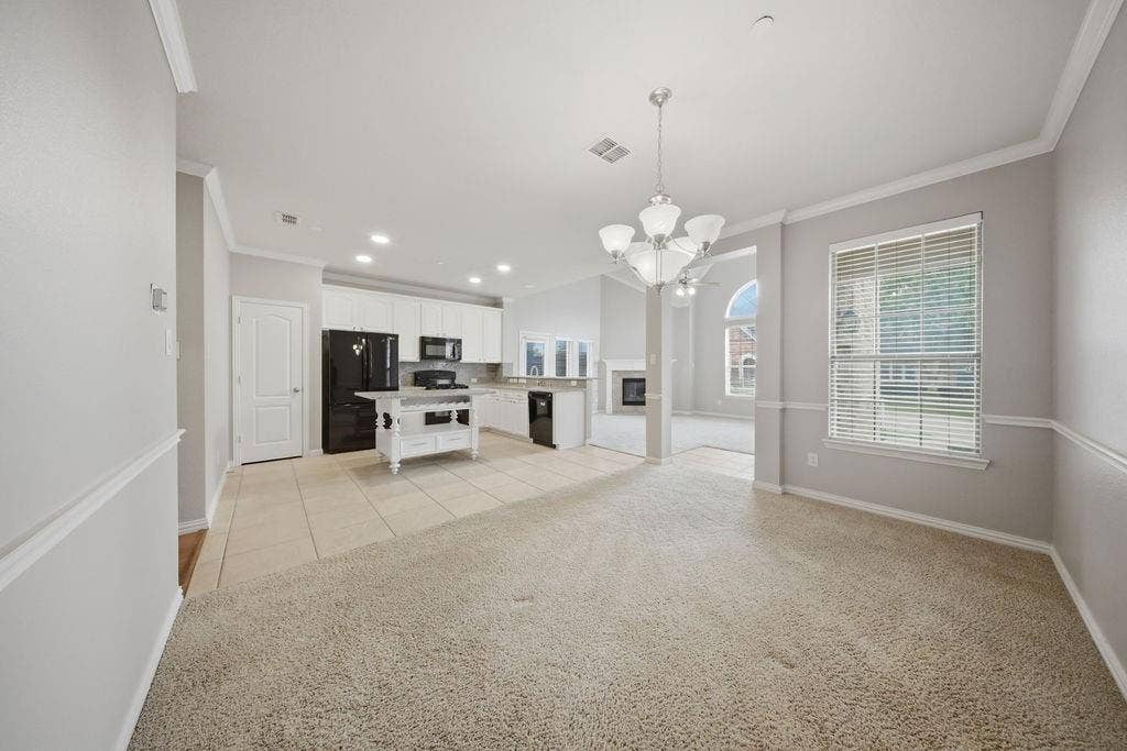 2140 Walnut Square Drive, Plano, TX 75025 2140 Walnut Square Drive, Plano, TX 75025