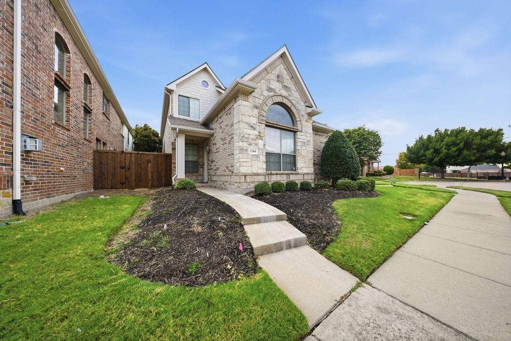 2140 Walnut Square Drive, Plano, TX 75025 2140 Walnut Square Drive, Plano, TX 75025
