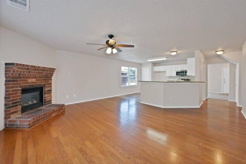 785 Eldorado Drive, DeSoto, TX 75115 785 Eldorado Drive, DeSoto, TX 75115