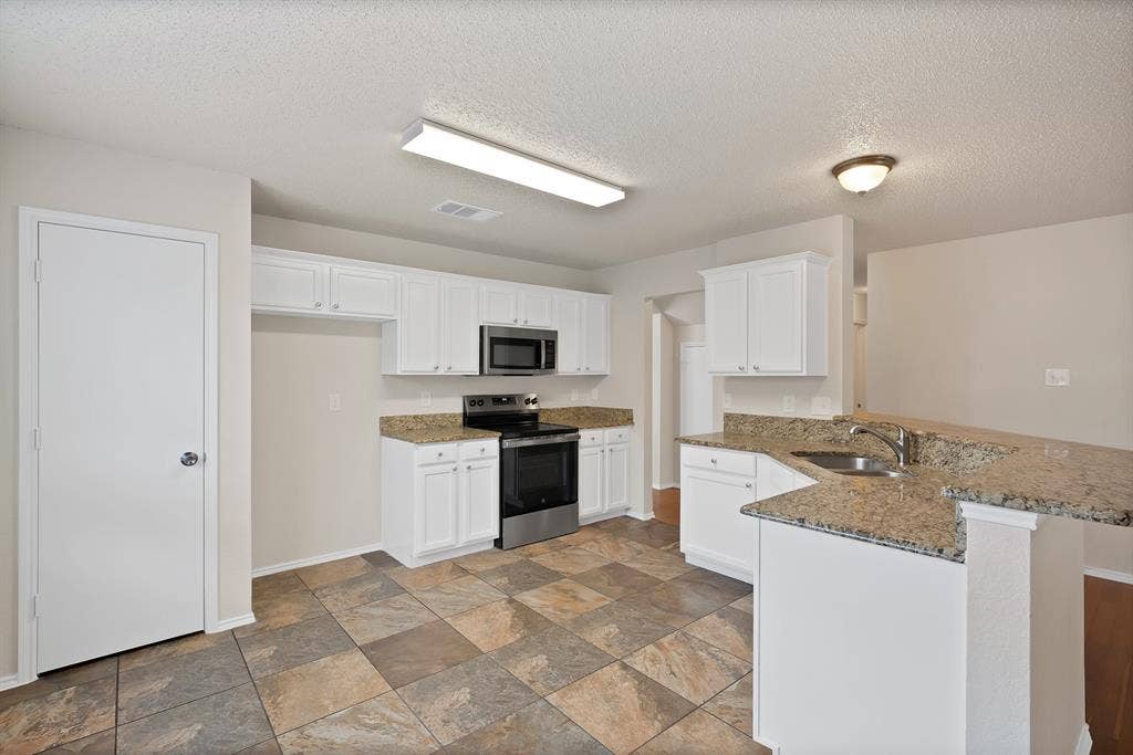 785 Eldorado Drive, DeSoto, TX 75115 785 Eldorado Drive, DeSoto, TX 75115
