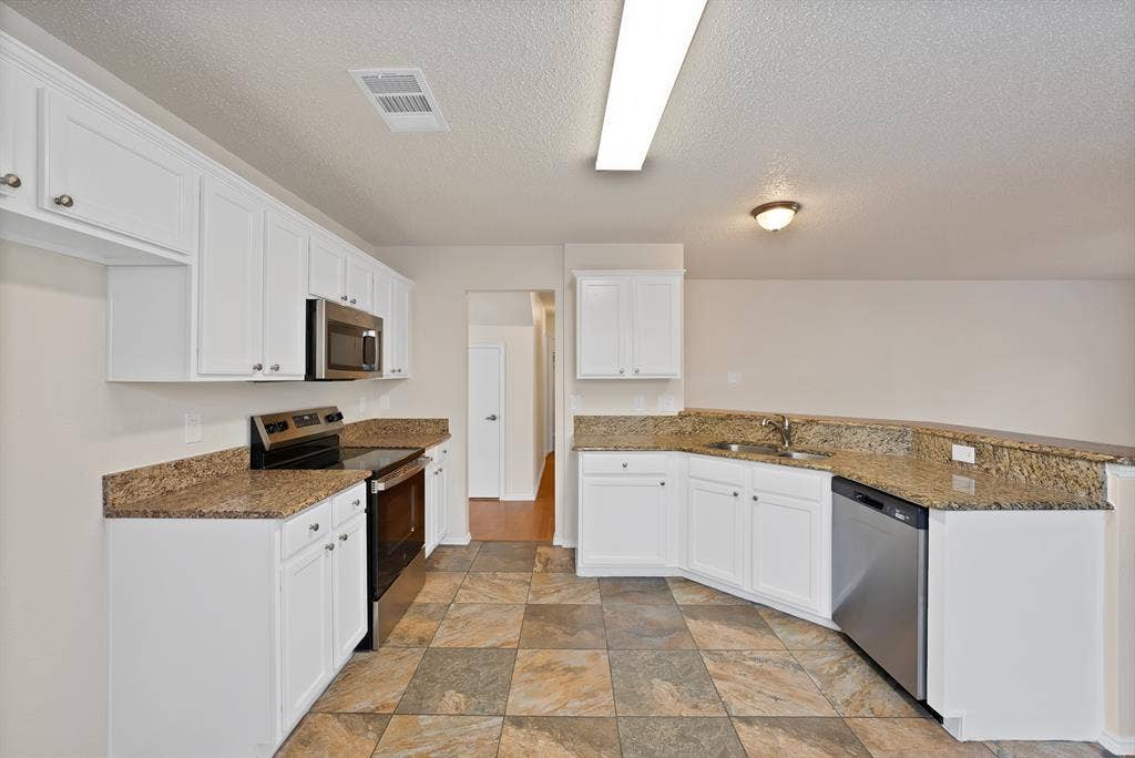 785 Eldorado Drive, DeSoto, TX 75115 785 Eldorado Drive, DeSoto, TX 75115