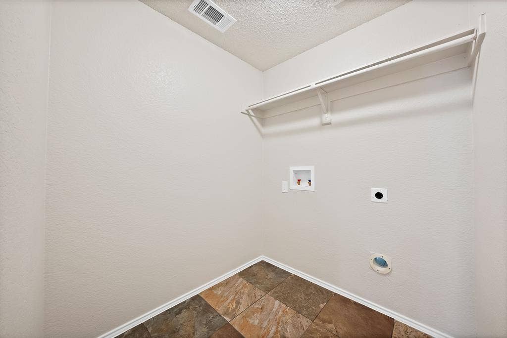 785 Eldorado Drive, DeSoto, TX 75115 785 Eldorado Drive, DeSoto, TX 75115
