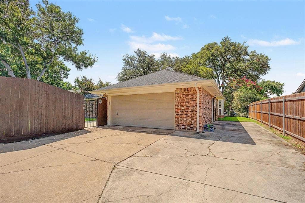 4529 Denver Drive, Plano, TX 75093 4529 Denver Drive, Plano, TX 75093