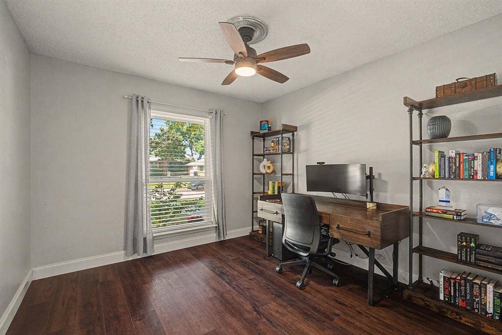 4529 Denver Drive, Plano, TX 75093 4529 Denver Drive, Plano, TX 75093