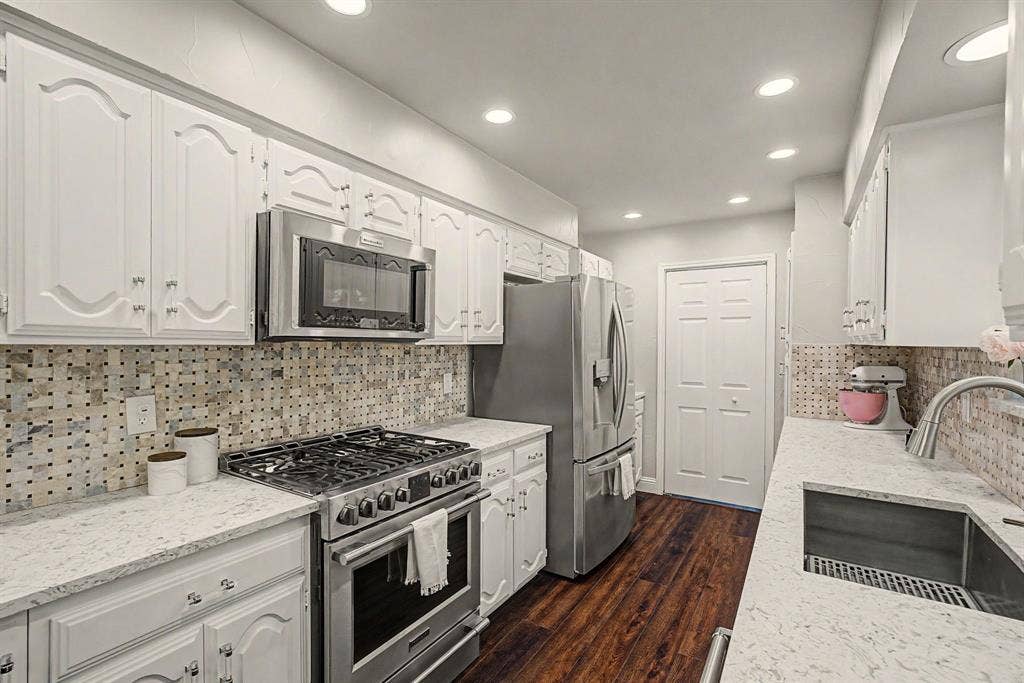 4529 Denver Drive, Plano, TX 75093 4529 Denver Drive, Plano, TX 75093