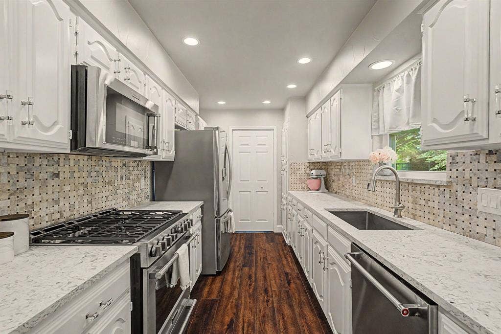 4529 Denver Drive, Plano, TX 75093 4529 Denver Drive, Plano, TX 75093