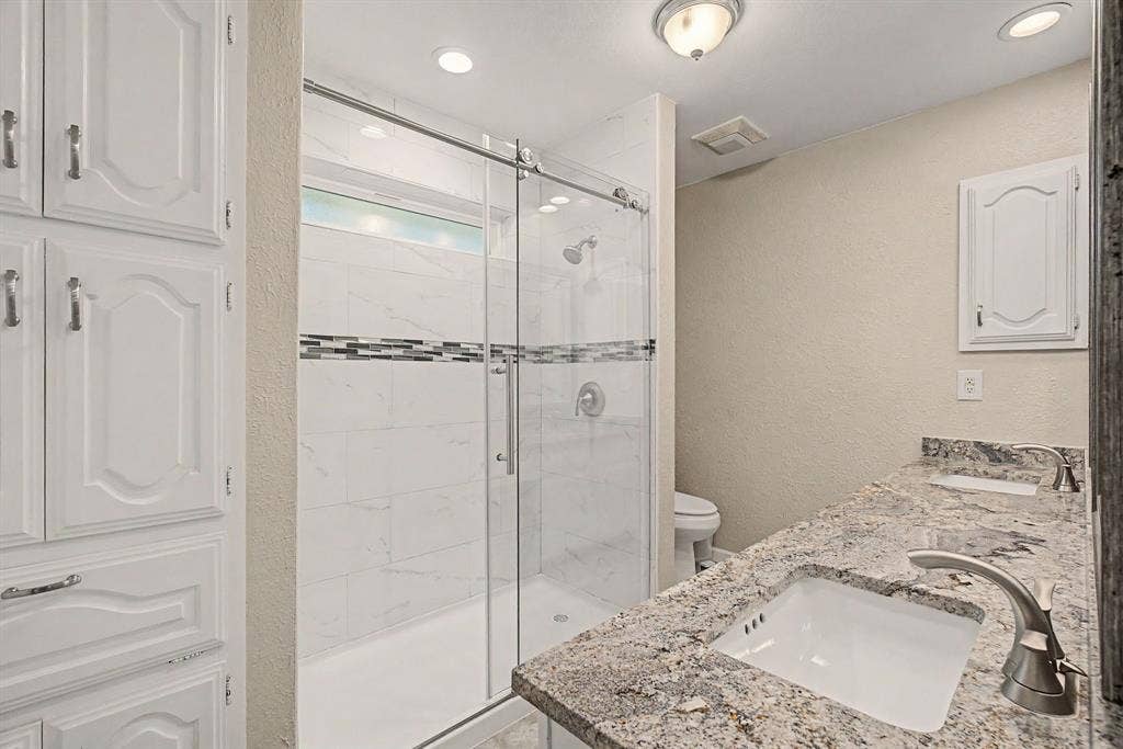 4529 Denver Drive, Plano, TX 75093 4529 Denver Drive, Plano, TX 75093
