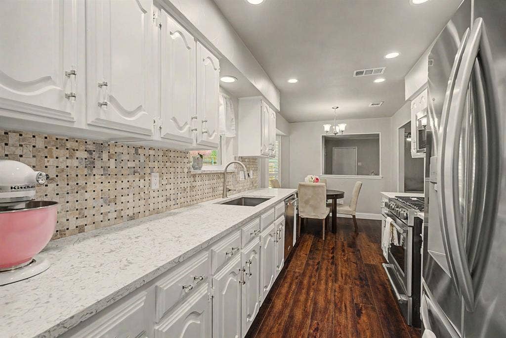 4529 Denver Drive, Plano, TX 75093 4529 Denver Drive, Plano, TX 75093