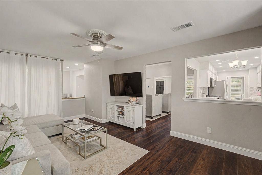 4529 Denver Drive, Plano, TX 75093 4529 Denver Drive, Plano, TX 75093