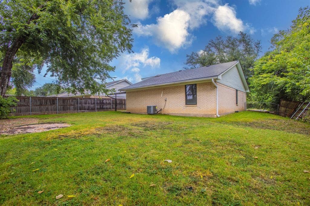 2001 Century Drive, Waco, TX 76712