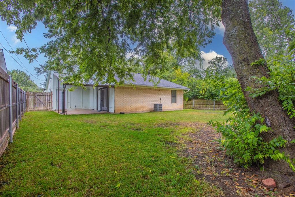 2001 Century Drive, Waco, TX 76712