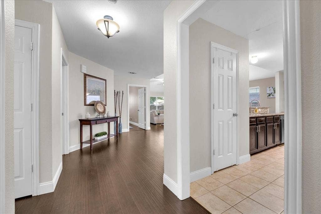 115 E Cason Street, Irving, TX 75061 115 E Cason Street, Irving, TX 75061