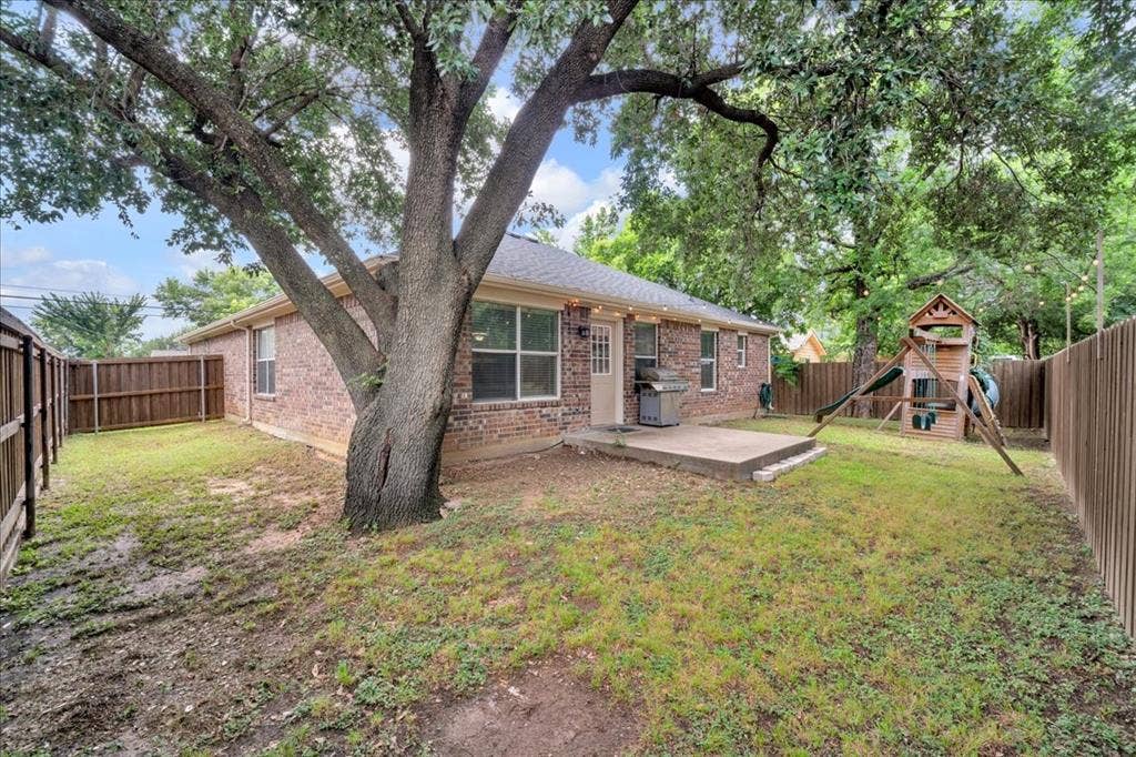 115 E Cason Street, Irving, TX 75061 115 E Cason Street, Irving, TX 75061