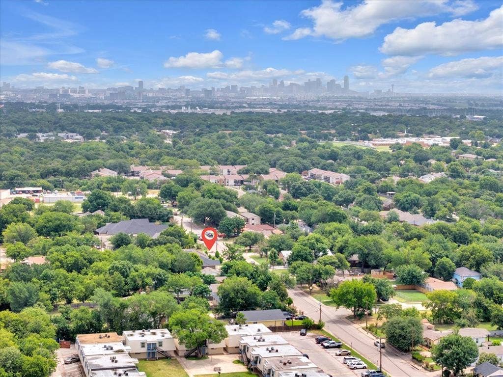 115 E Cason Street, Irving, TX 75061 115 E Cason Street, Irving, TX 75061
