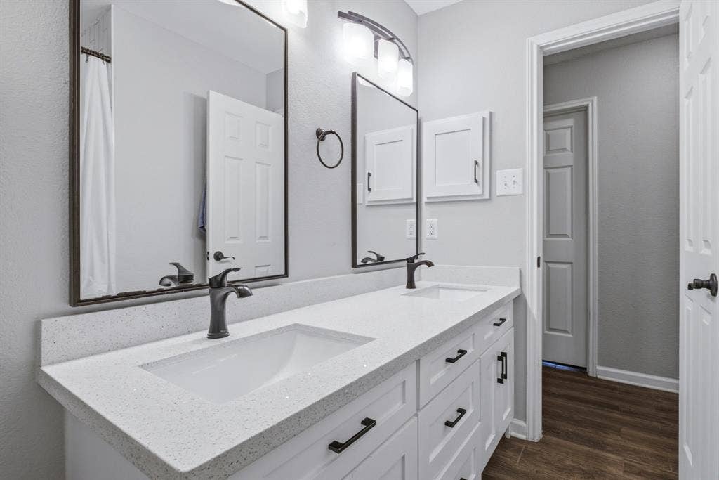 12932 Pearson Drive, Frisco, TX 75035 Dual sinks in second bath