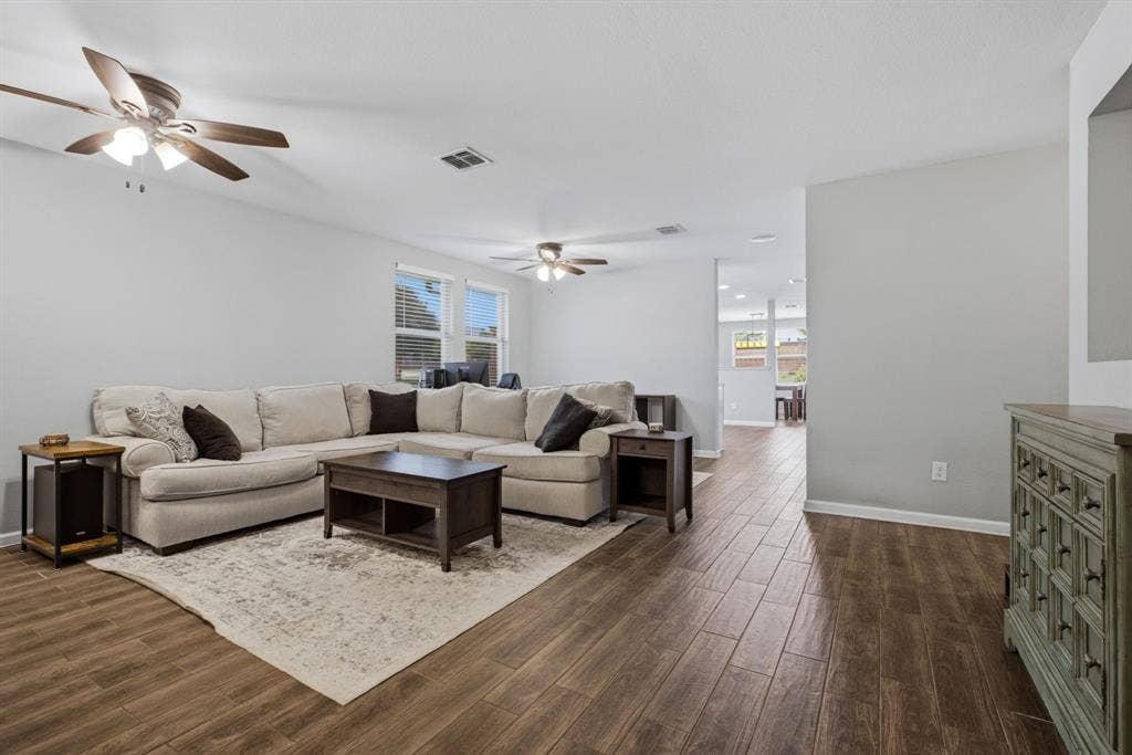 12932 Pearson Drive, Frisco, TX 75035 Entry to open living room