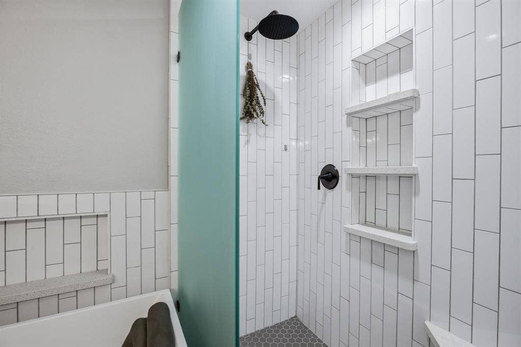 12932 Pearson Drive, Frisco, TX 75035 Spa like shower