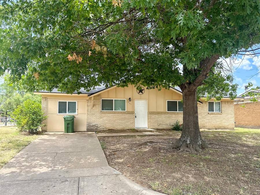 Property photo for 701 Tanglewood Drive, Hurst, TX