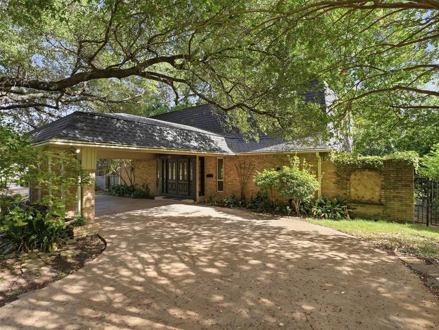 Property photo for 6815 Lyre Lane, Dallas, TX