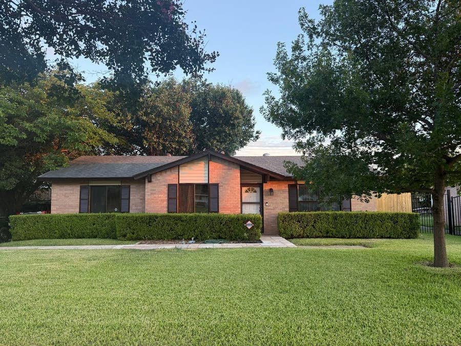 Property photo for 3526 W Rochelle Road, Irving, TX