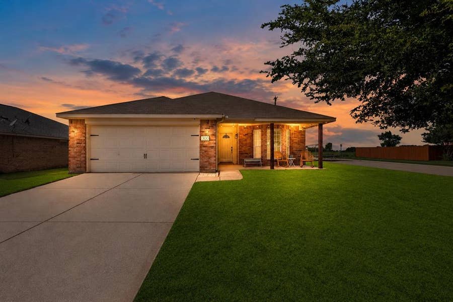Property photo for 300 Meadow View Lane, Anna, TX