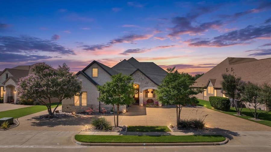 Property photo for 2603 Waters Edge Drive, Granbury, TX