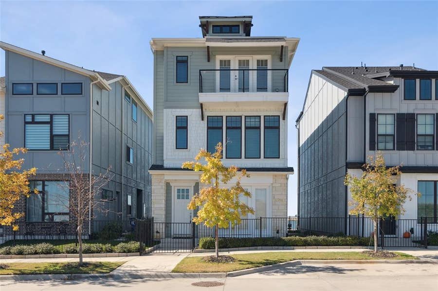 Property photo for 714 Resort Drive, Rowlett, TX