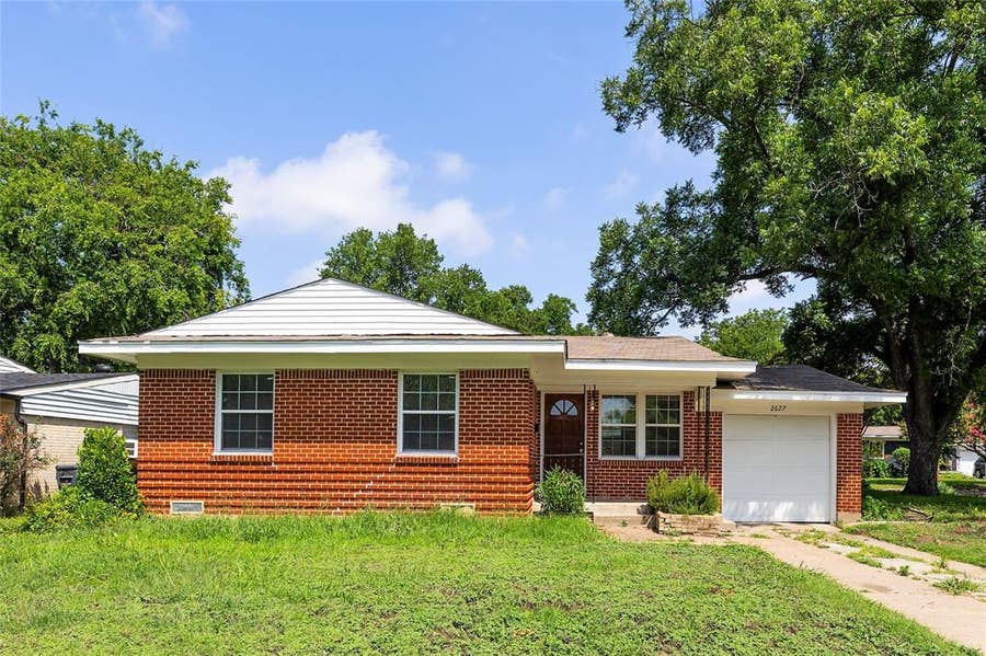 Property photo for 2627 Tealford Drive, Dallas, TX
