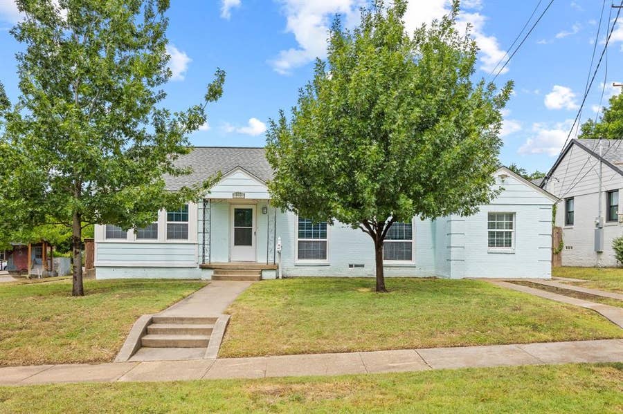 Property photo for 907 Buckalew Street, Dallas, TX