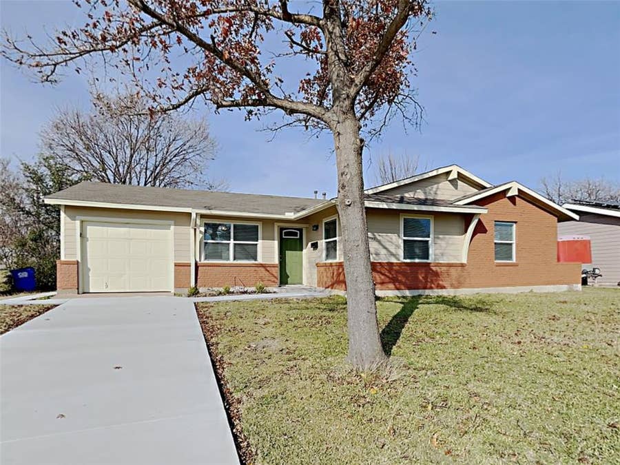 Property photo for 2877 Joanna Drive, Farmers Branch, TX