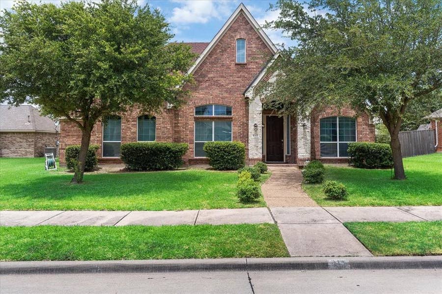 Property photo for 817 Trailwood Drive, DeSoto, TX