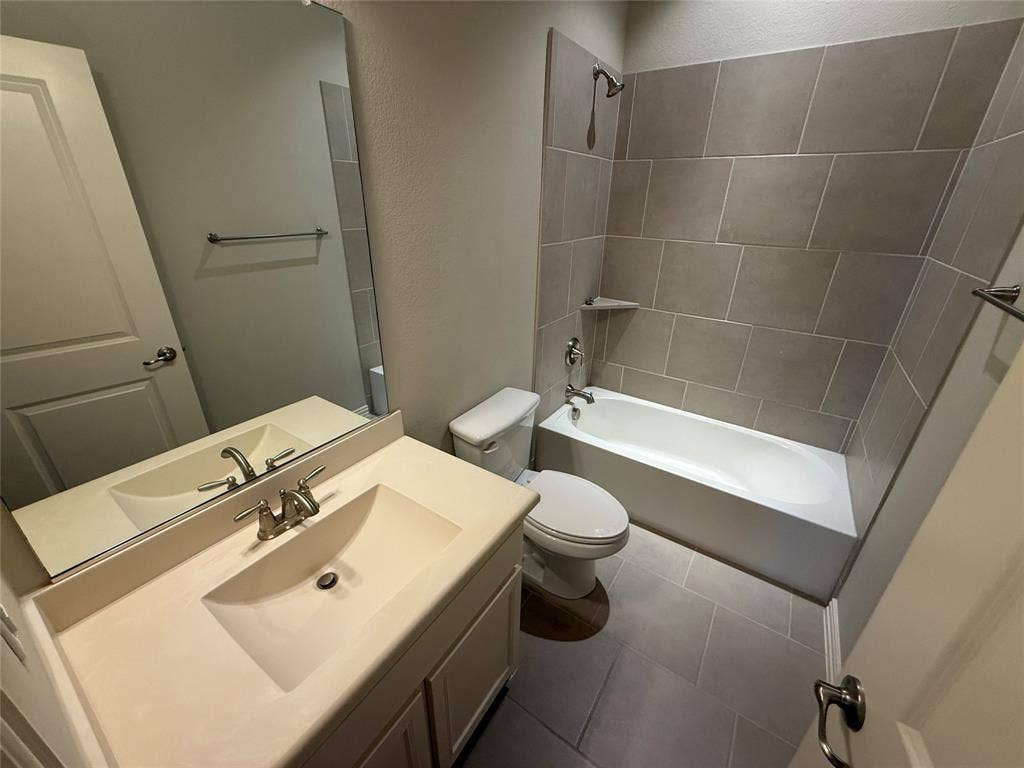1101 Prairie Ridge Lane, Arlington, TX 76005