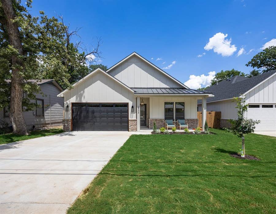 Property photo for 2904 Hiawatha Trail, Lake Worth, TX