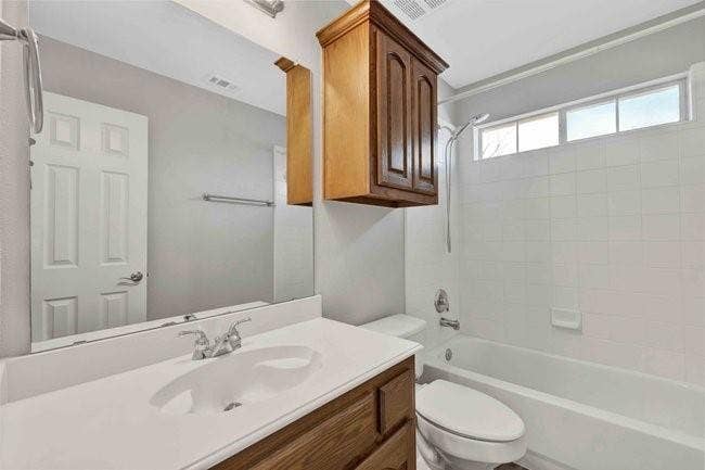 9102 Hogan Drive, Rowlett, TX 75089 9102 Hogan Drive, Rowlett, TX 75089
