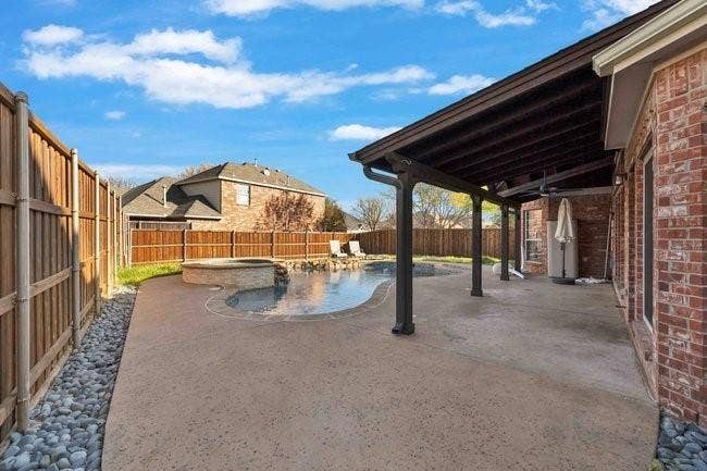 9102 Hogan Drive, Rowlett, TX 75089 9102 Hogan Drive, Rowlett, TX 75089