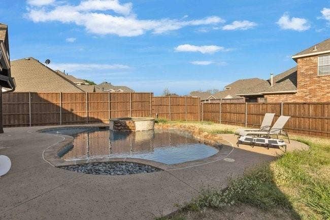 9102 Hogan Drive, Rowlett, TX 75089 9102 Hogan Drive, Rowlett, TX 75089