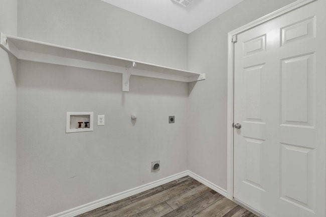 9102 Hogan Drive, Rowlett, TX 75089 9102 Hogan Drive, Rowlett, TX 75089