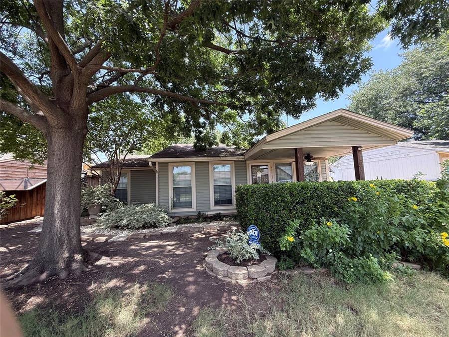 Property photo for 4113 Barksdale Court, Dallas, TX